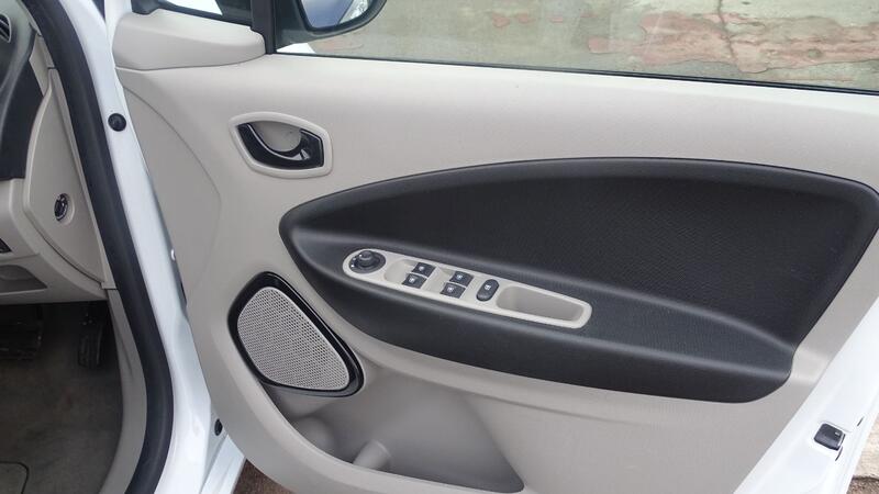 RENAULT ZOE