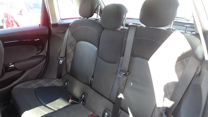 MINI HATCH