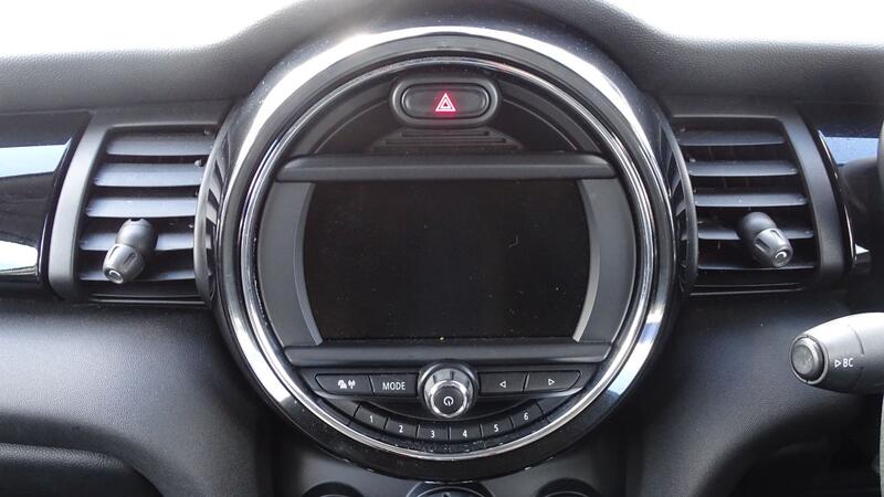 MINI HATCH