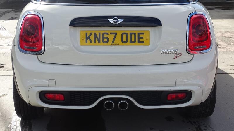 MINI HATCH