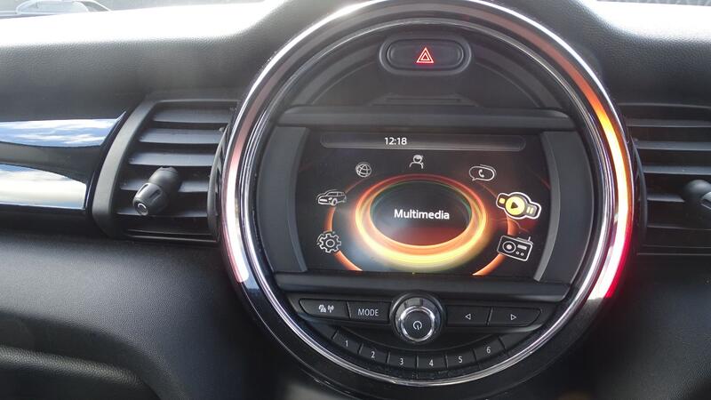 MINI HATCH