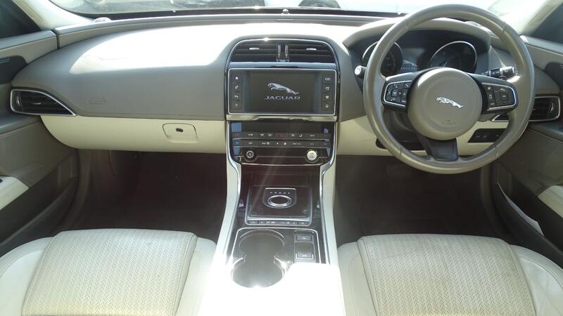 JAGUAR XE