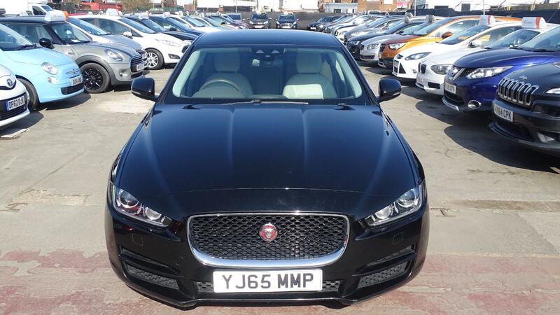 JAGUAR XE