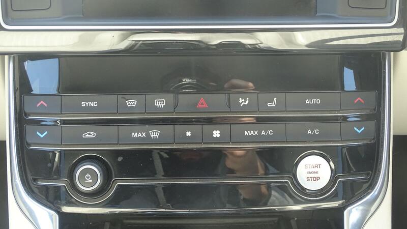 JAGUAR XE