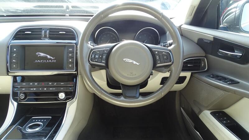 JAGUAR XE
