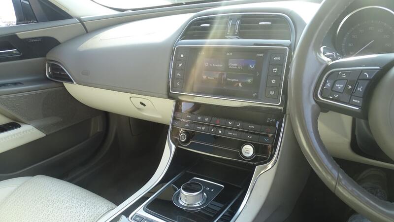 JAGUAR XE